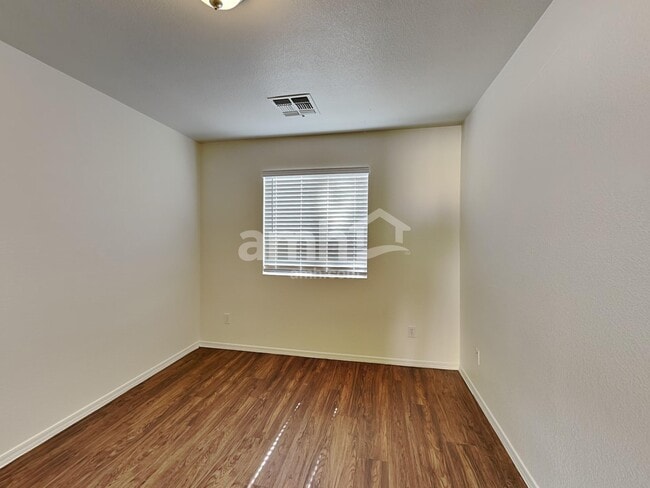 Building Photo - 16400 N Lasso Dr