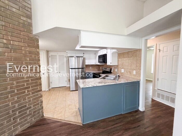 Building Photo - 2014 Cedarview Dr