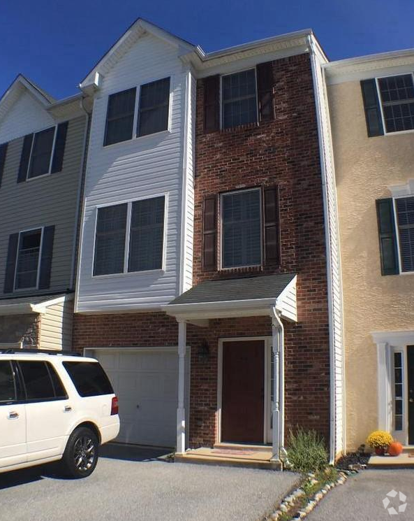 Building Photo - 123 Pumpkin Patch Ln