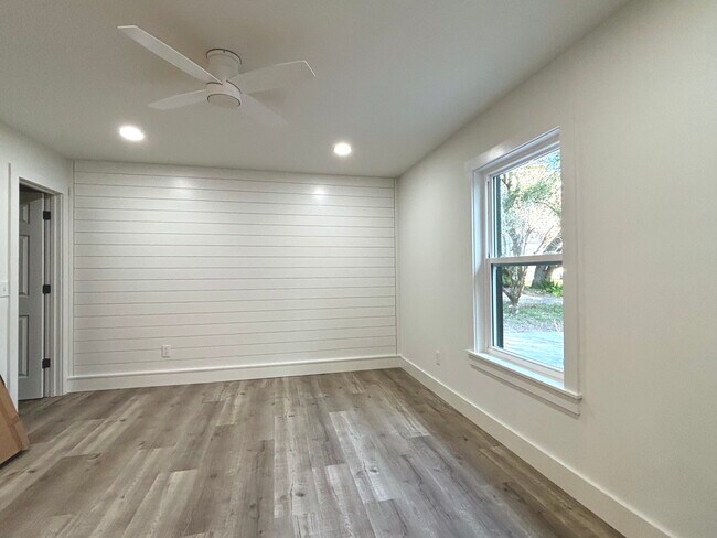 Building Photo - 2695 Ocean Dr