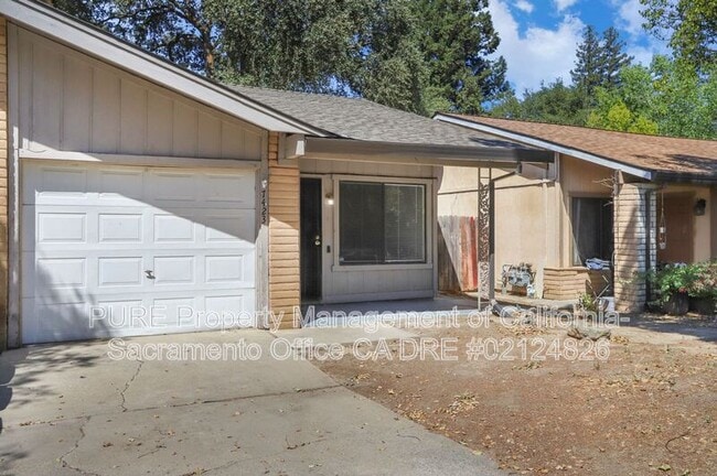 Building Photo - 7423 Willowcreek Dr