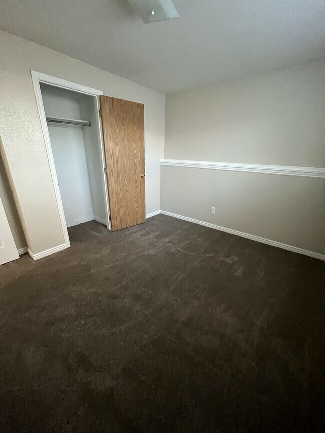 Building Photo - 3320 S 1570 E