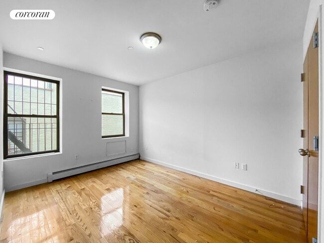 Building Photo - 2427 7th Ave