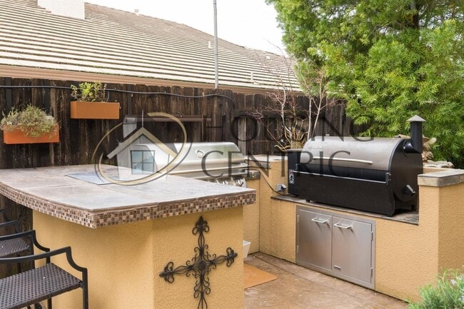 Building Photo - Executive Folsom Rental with a Pool, Energ...