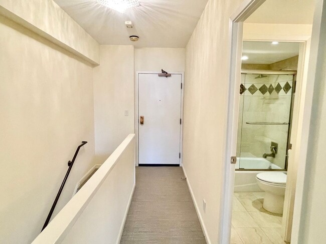 Building Photo - Iconic Gramercy Towers! 2 Story 2BR/2.5BA! 1,745SqFt!  VIEWS! Pool! Fitness! Pet! Parking!  Laund...