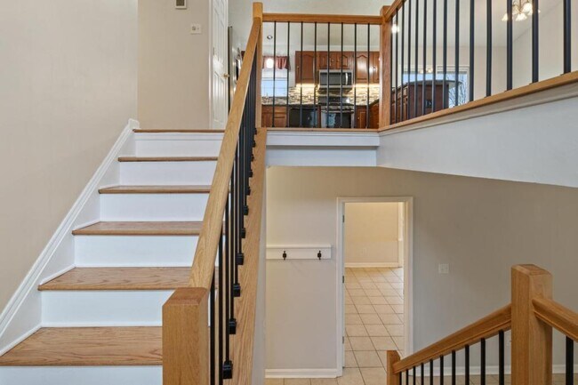 Building Photo - 359 Montgomery Cir