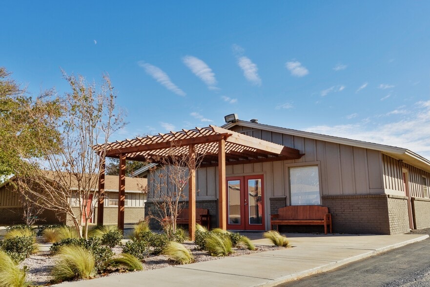 Building Photo - Oak Creek Apartments