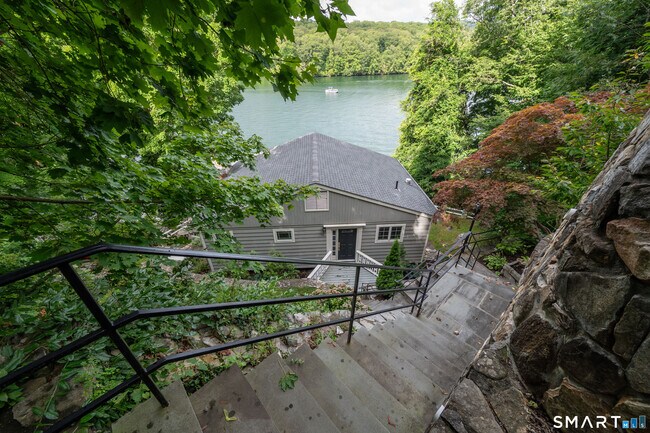 Building Photo - 25 Terrace Dr