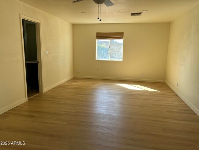 Building Photo - 626 N Hosick Cir