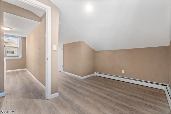 Building Photo - 29 Ligham St