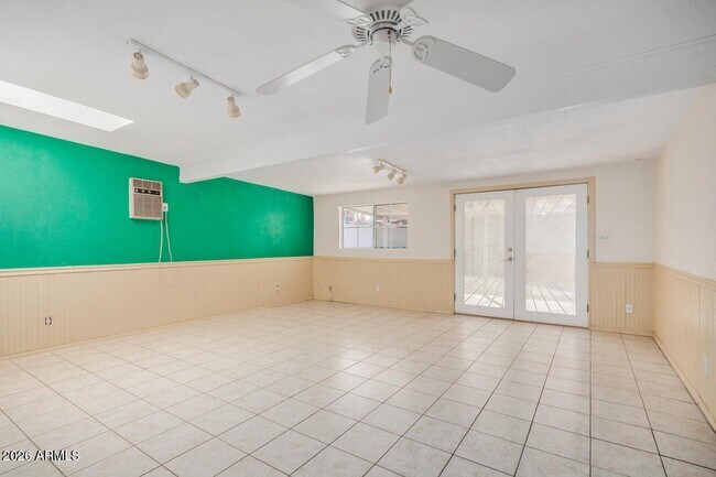 Building Photo - 1941 E Pegasus Dr