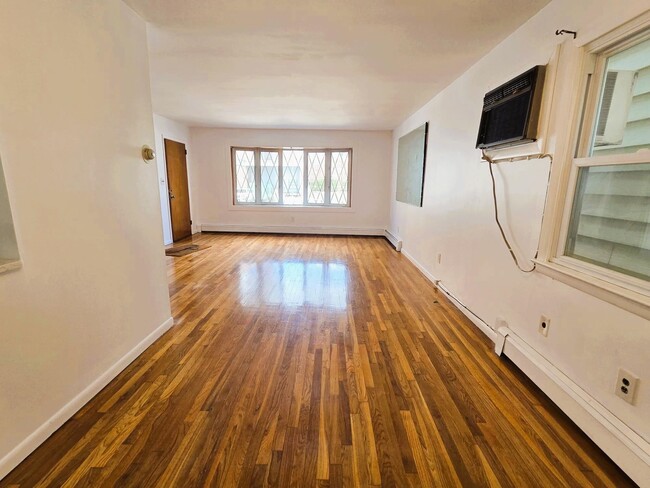 Building Photo - 777 Montgomery St