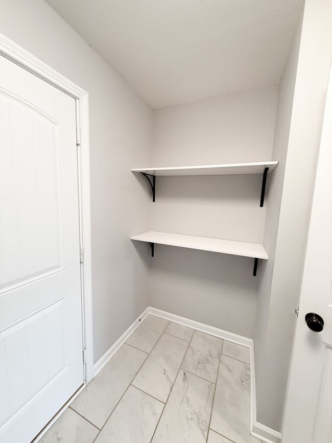 Building Photo - 3 Bedroom 3 Bathrooms located on a Cul De Sac!!