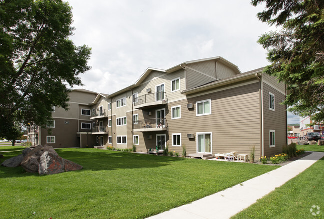 Primary Photo - Applewood West and Fairmount Apartments