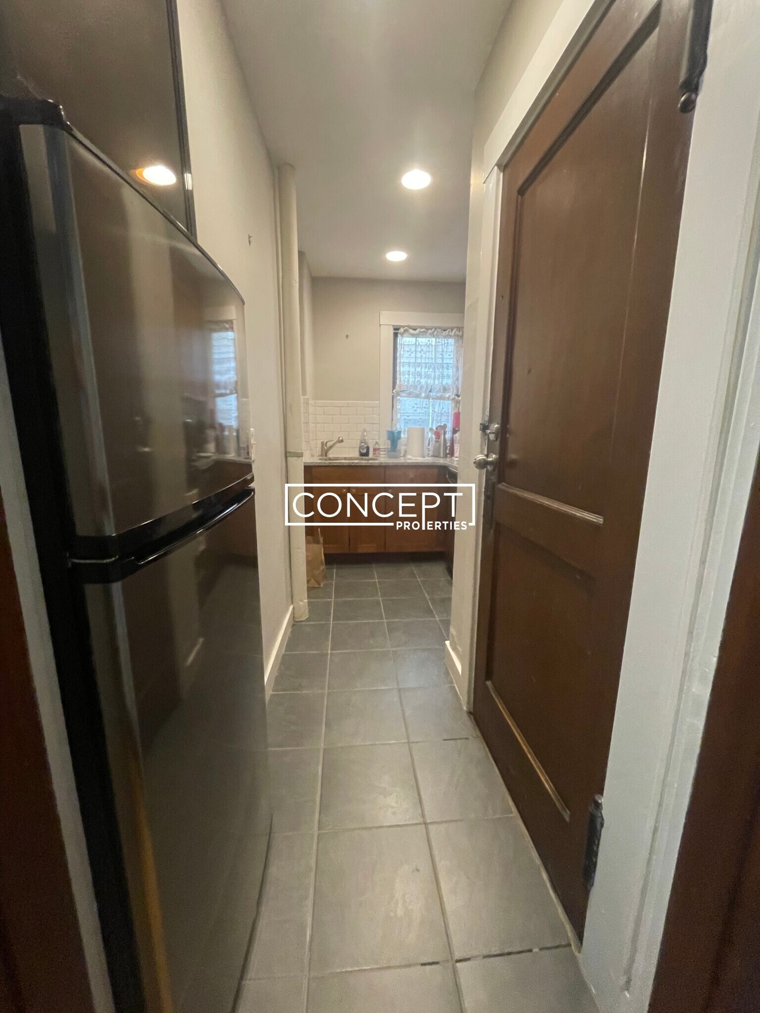 Building Photo - 13 Story St