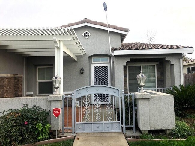 Building Photo - 1764 E Golden Way