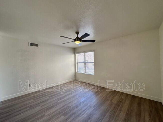 Building Photo - 8787 E Mountain View Rd