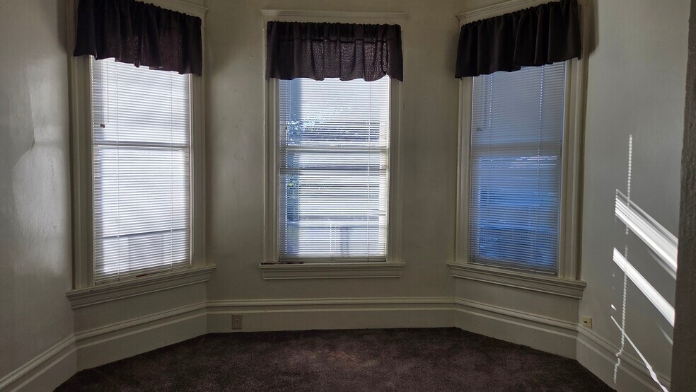 Front bedroom - 2440 12th Ave