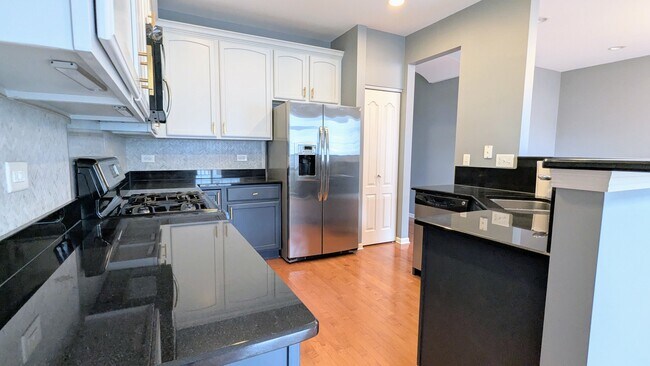 Building Photo - 284 Edmundton Cir