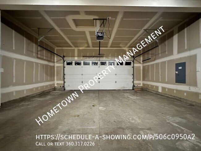 Building Photo - 7205 33rd Ave NE