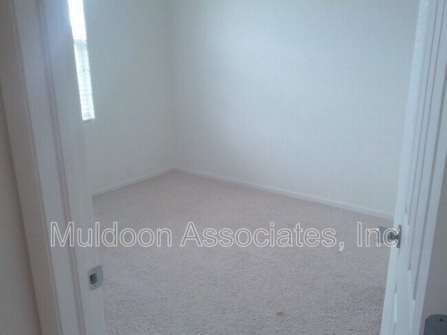 Building Photo - 2273 Falkirk Dr