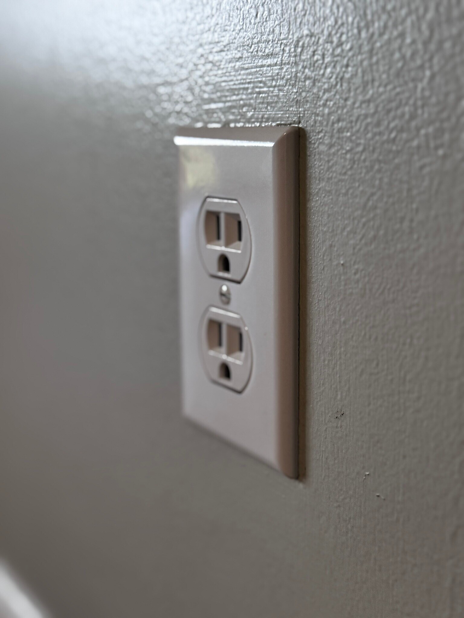 New outlets and wall plates - 122 Turnwood Ln