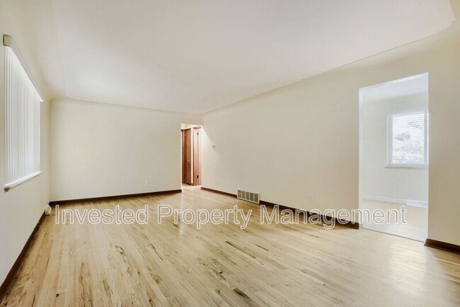 Building Photo - 4660 Upham St