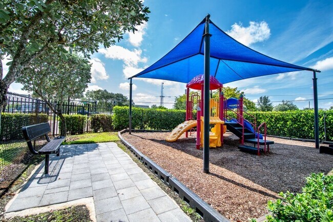 Building Photo - Legacy at Davie