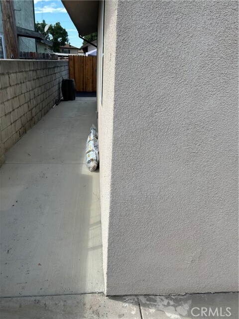 Building Photo - 6914 Adamson Ave