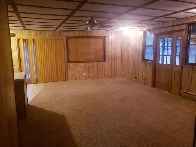 Building Photo - Rustic 1 Bedroom Single Family Home in Elizabethtown!