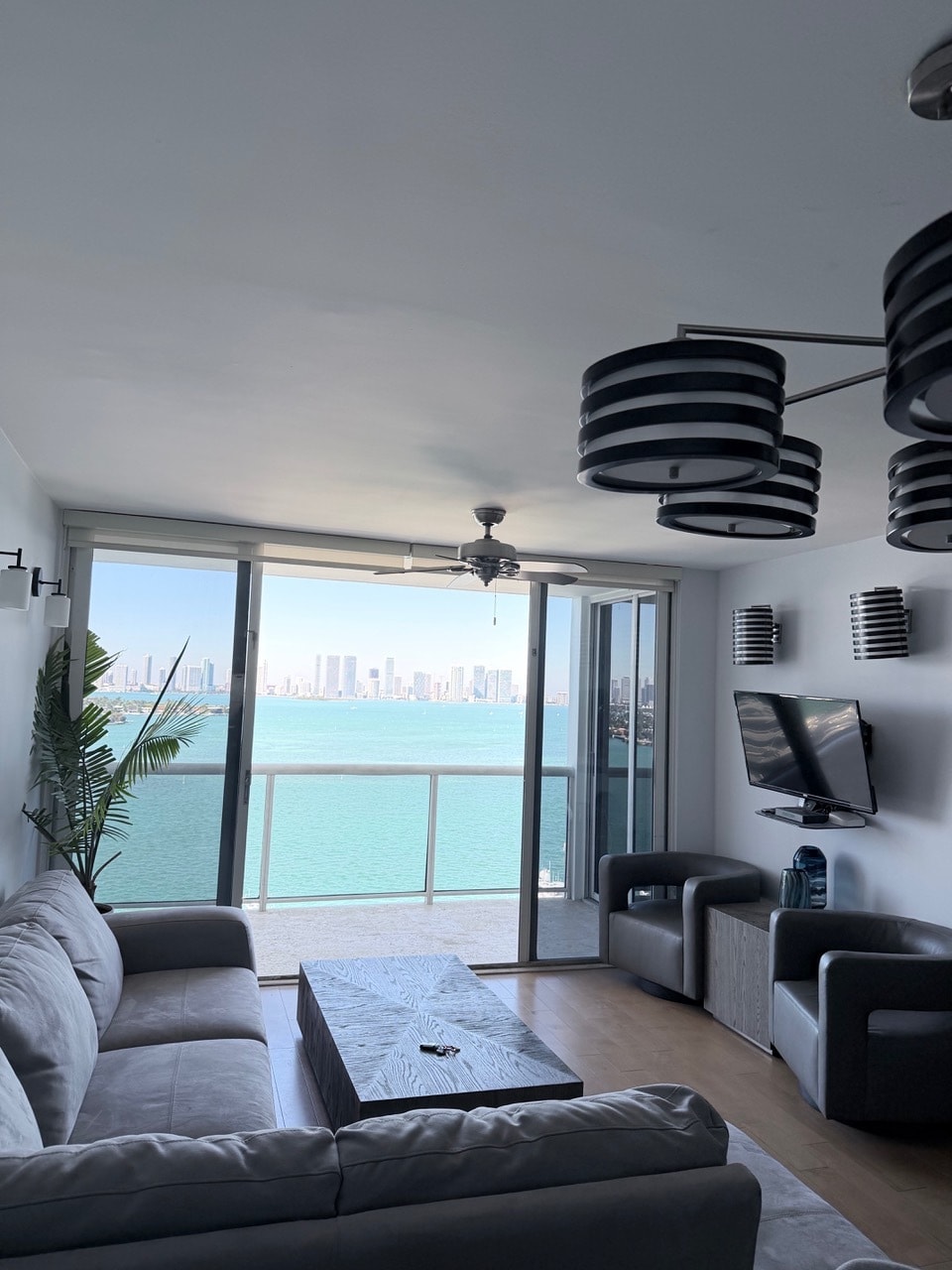 Building Photo - 1900 Purdy Ave