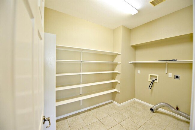 Building Photo - 14412 Ballycastle Trail