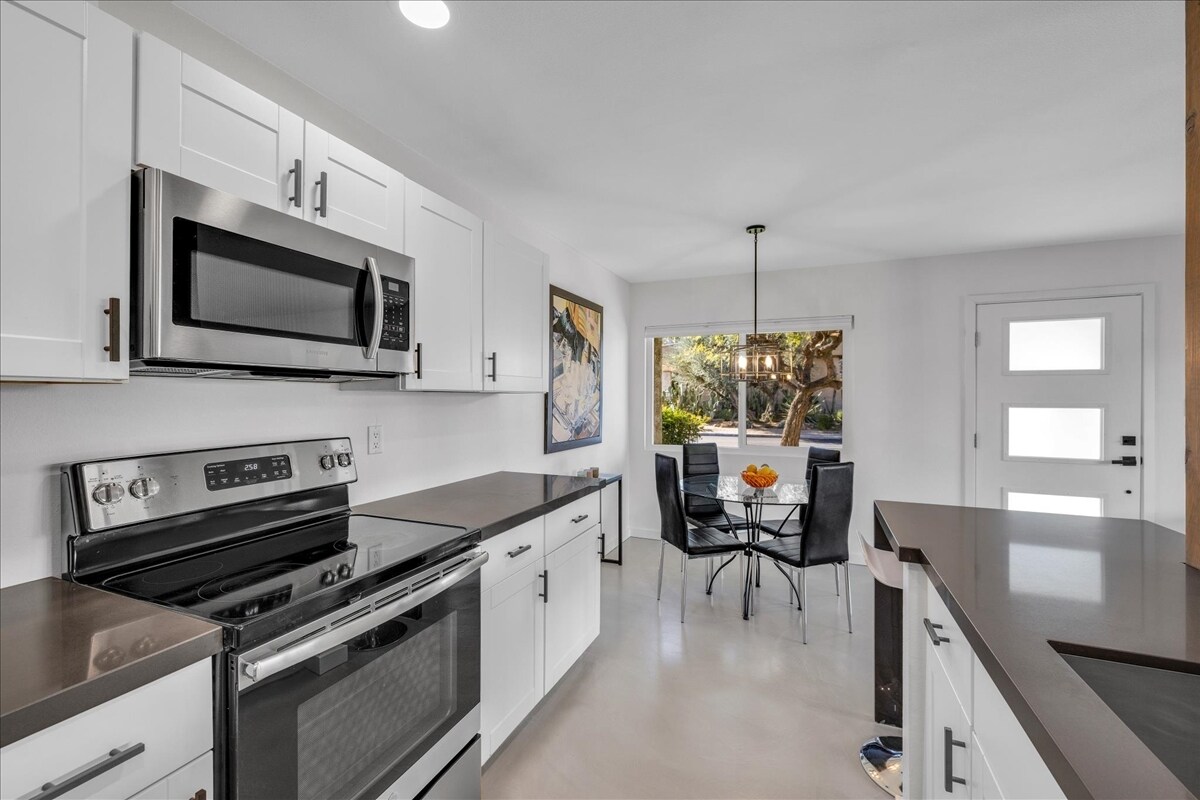 Building Photo - 1111 E Ramon Rd