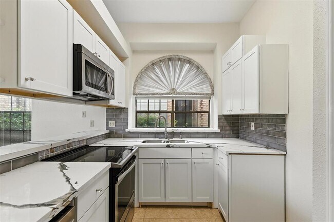 Building Photo - 8888 Benning Dr