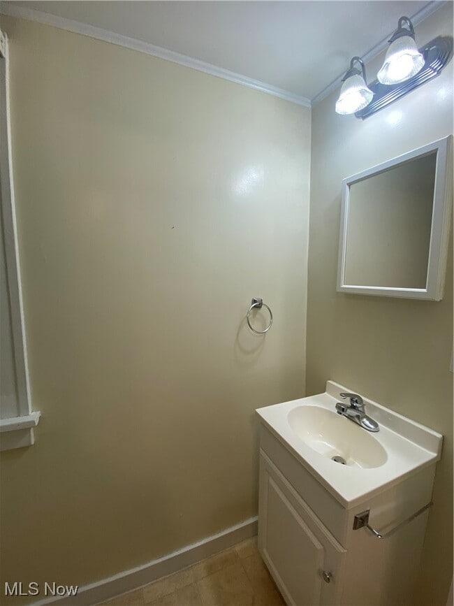 Building Photo - 3573 Silsby Rd