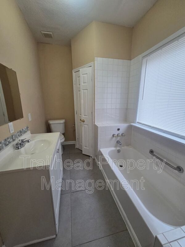 Building Photo - 7311 Blue Ridge Blvd