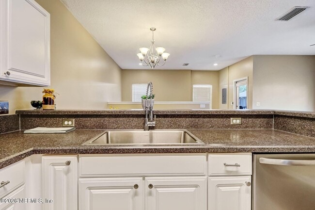 Building Photo - 9762 Summer Grove Way S