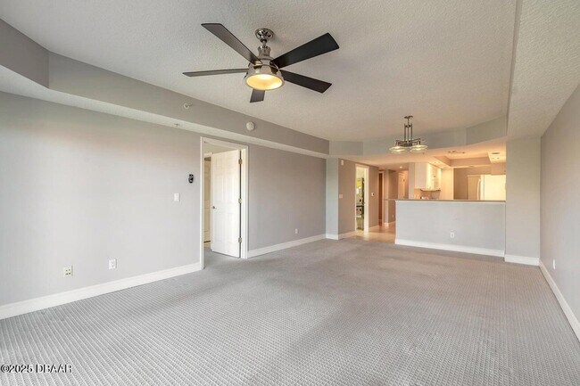 Building Photo - 4650 Links Village Dr