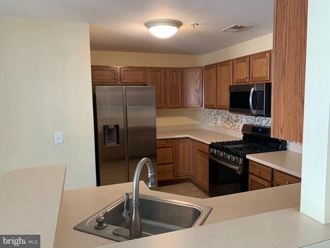 Building Photo - 110 Lionheart Ln