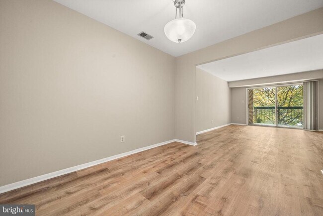 Building Photo - 7911 Badenloch Way
