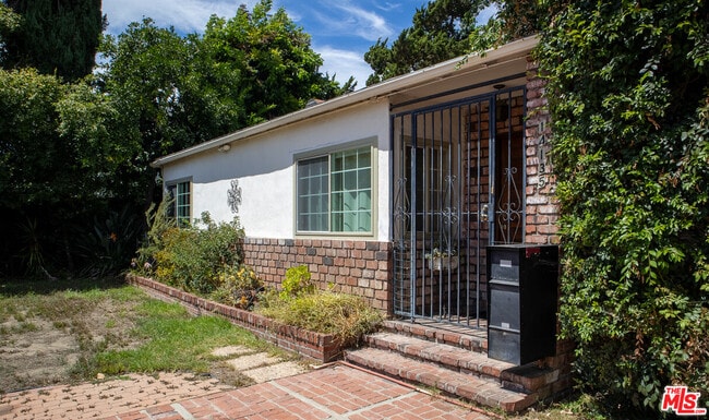 Building Photo - 14135 Hatteras St