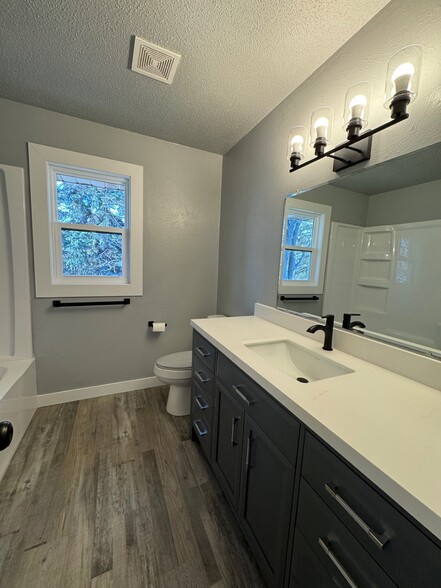 Building Photo - 2400 N 7th St