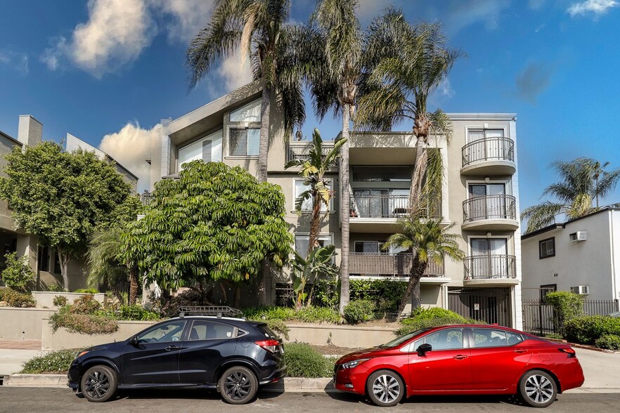 Primary Photo - 4528 Colbath Ave