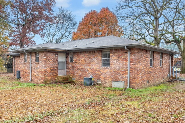 Building Photo - 125 Swafford Rd