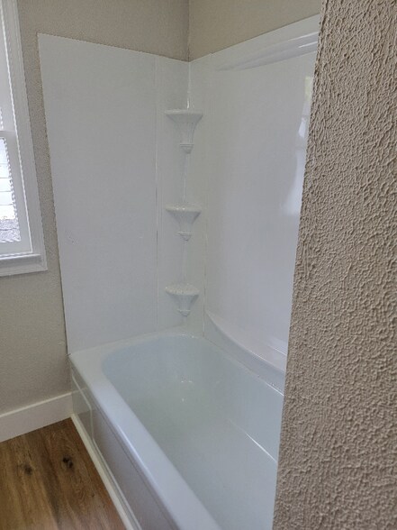 Building Photo - 2112 Ravenwood Ave