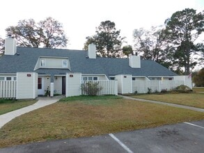 Building Photo - 7 Pillory Cir