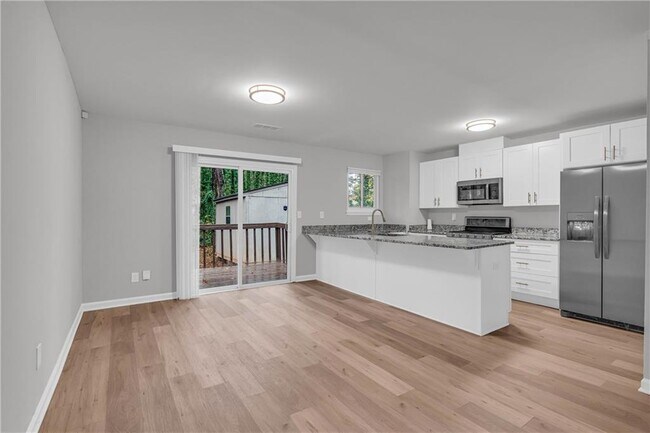 Building Photo - 3368 Lincolndale Ct