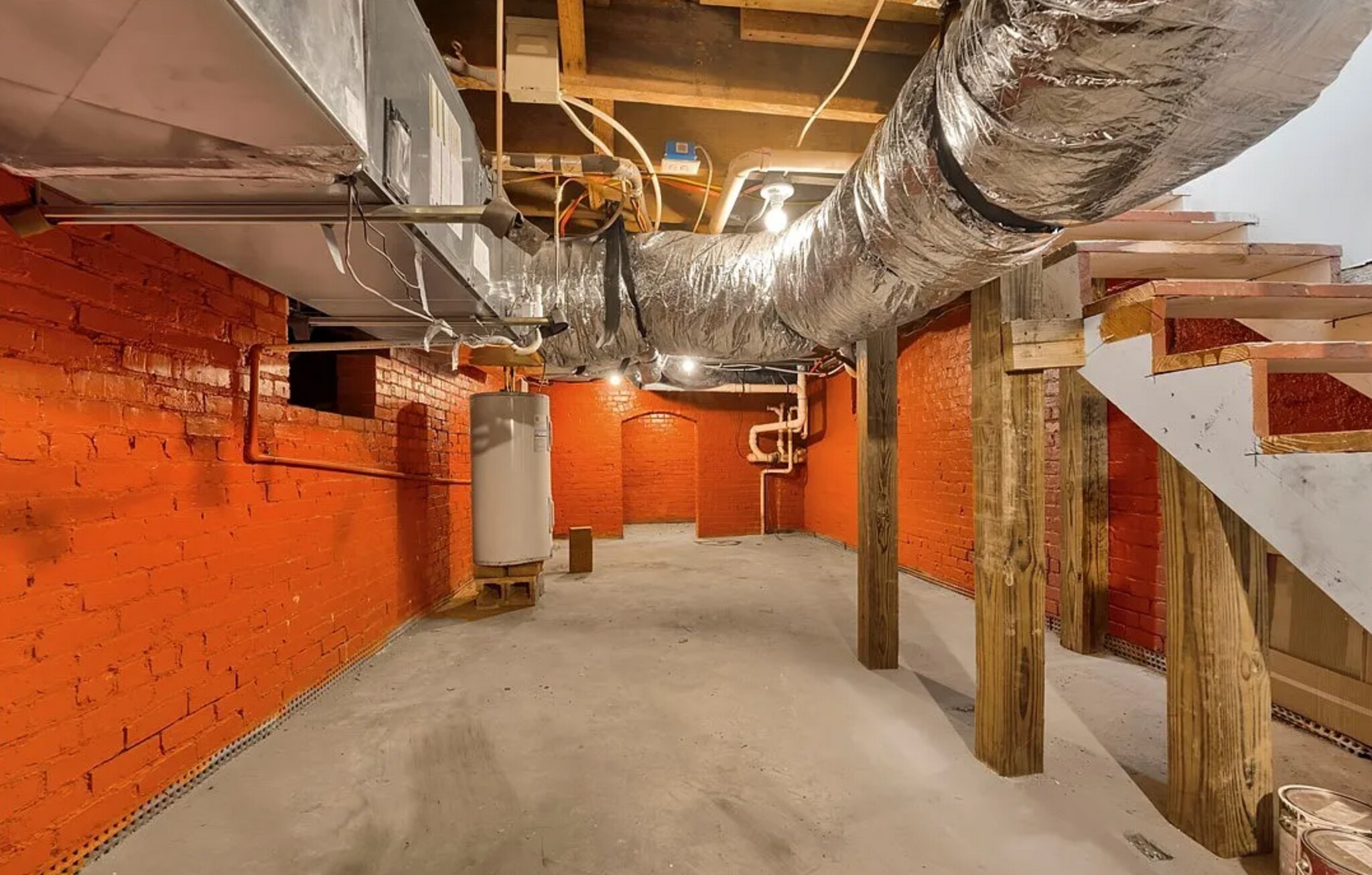 Building Photo - 507 W Washington St