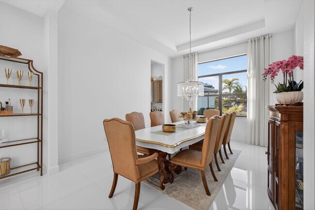 Building Photo - 11460 SW Pietra Wy