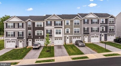 Building Photo - 402 Alfalfa Dr